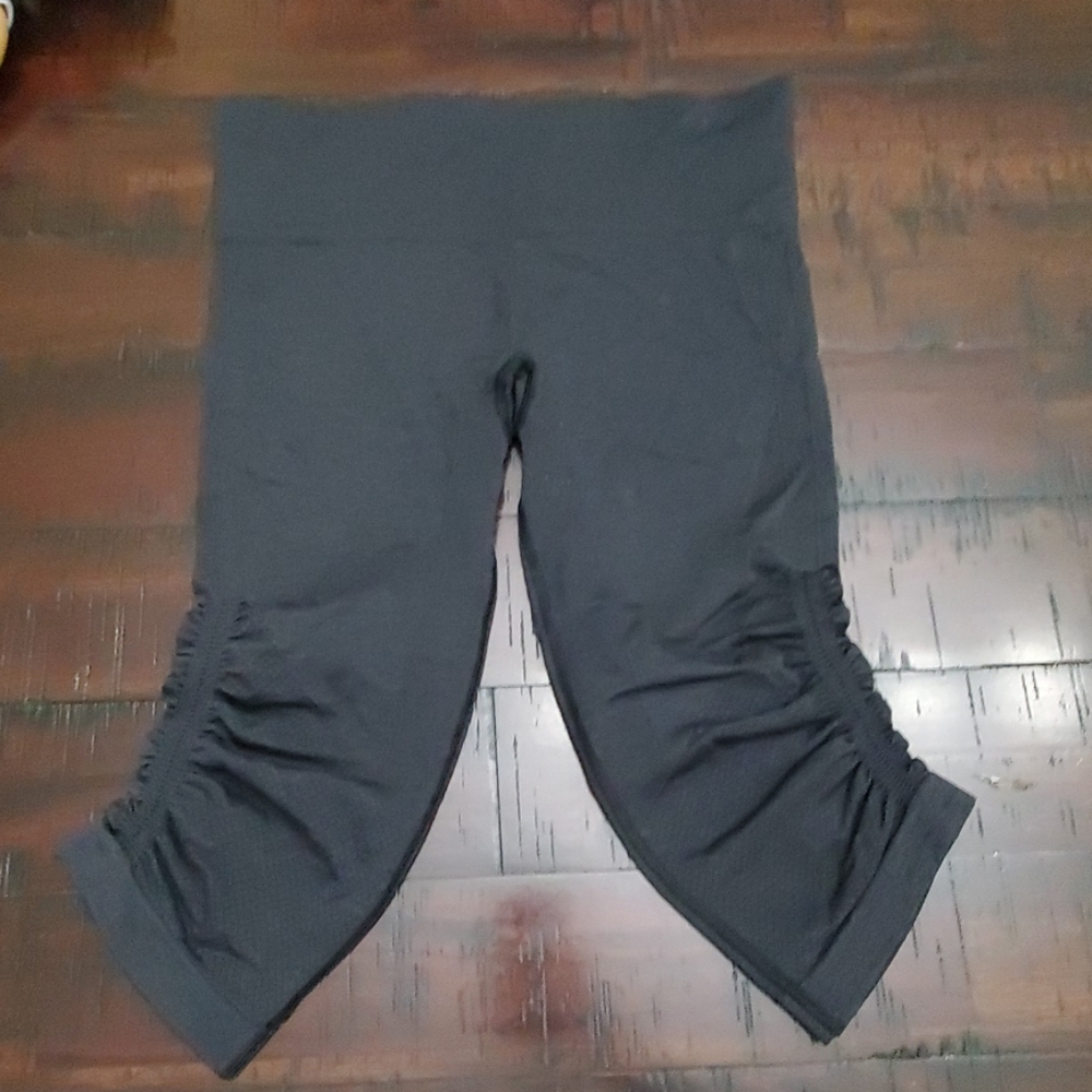 Lululemon In The Flow Capri Legging - Picture 2 of 5